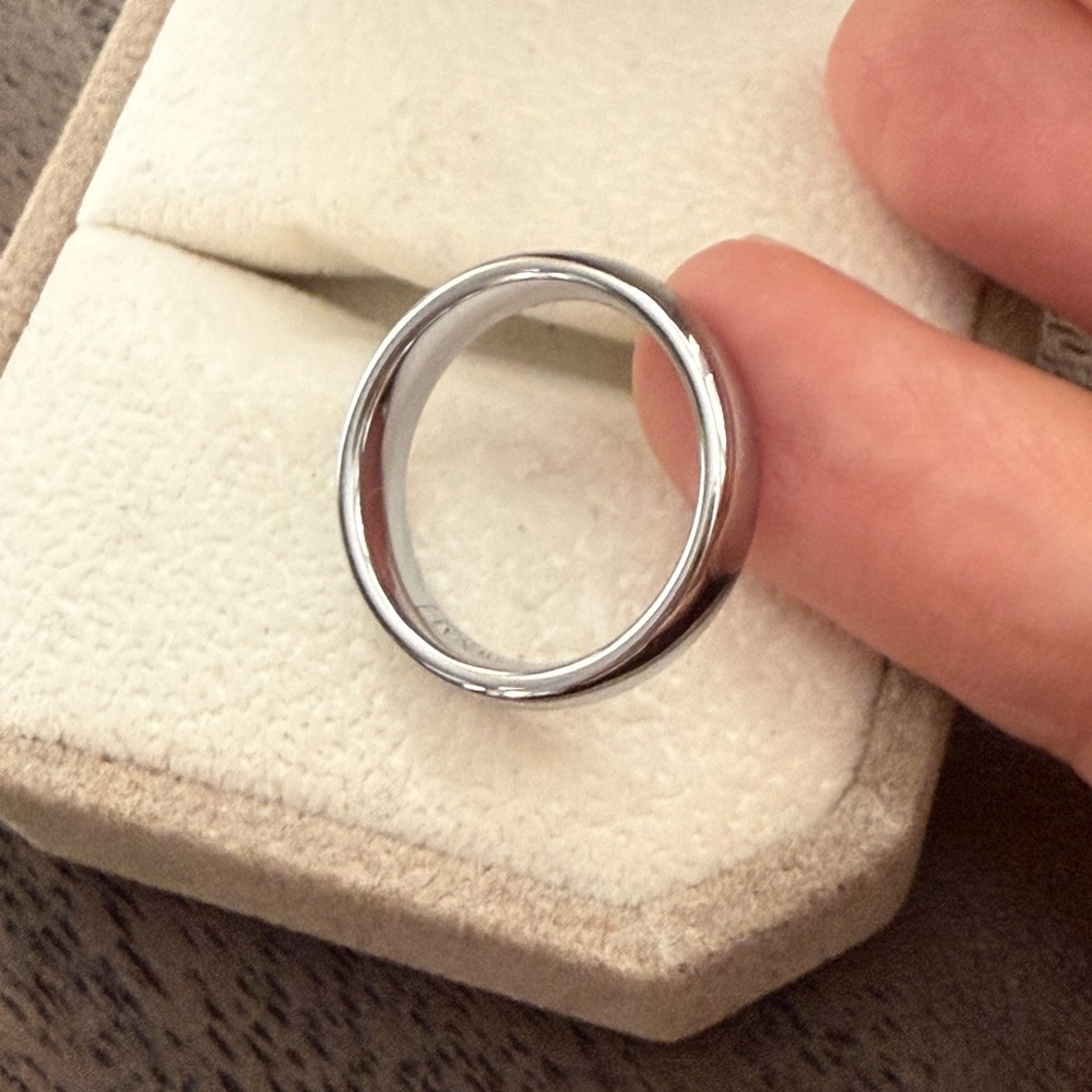 Crownal white tungsten heavy set 4mm wide size 5.5 ring
